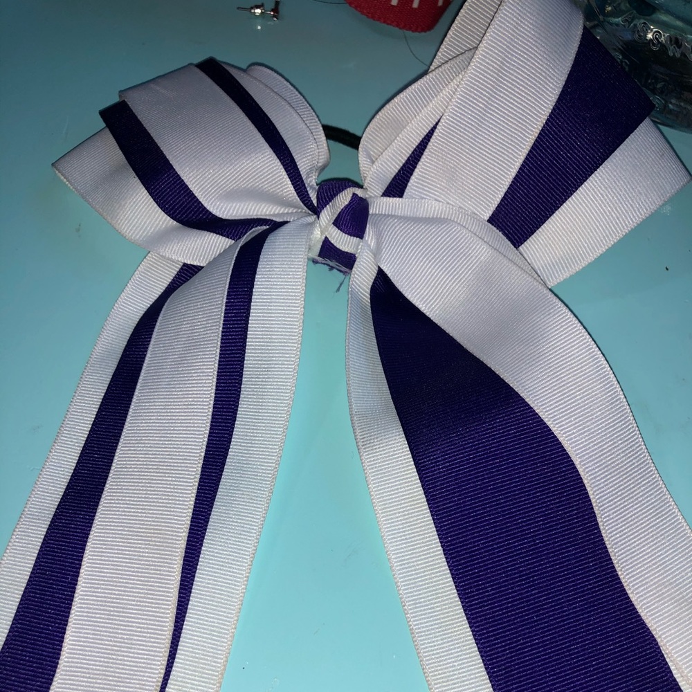 Cheer bow